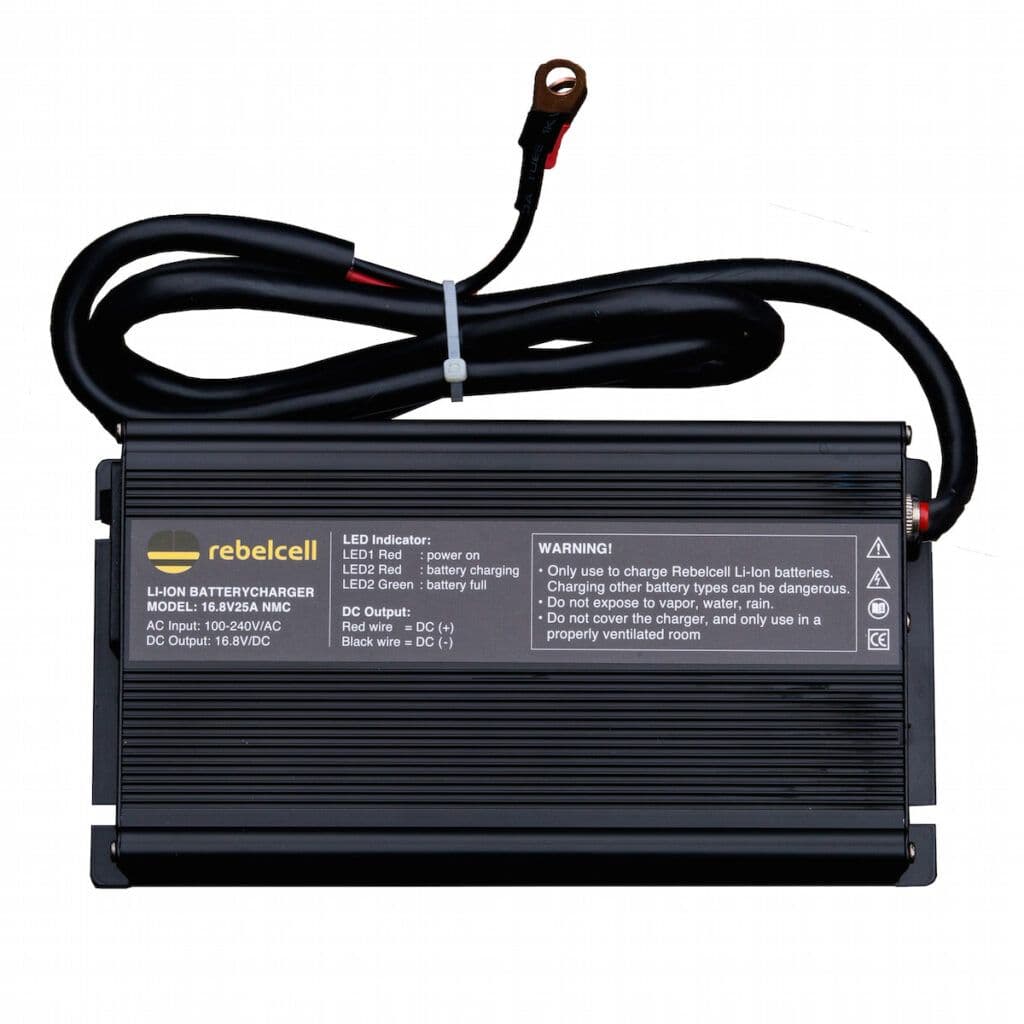 Încărcător litiu 16.8V25A