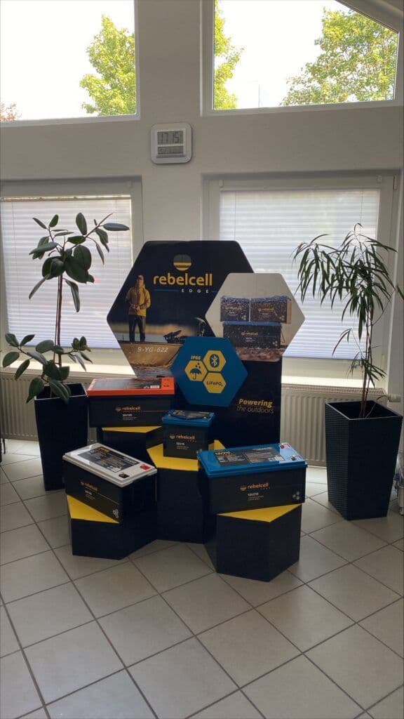 Rebelcell EDGE point of sale display